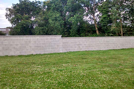 Mur de clôture en parpaing